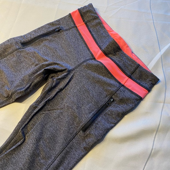 LULULEMON unique Run Leggings! 24” inseam - Picture 7 of 7